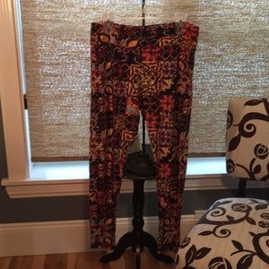 Gently worn TC Lularoe Leggings